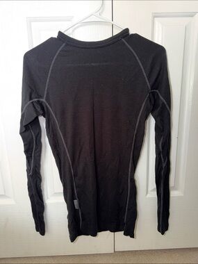 Icebreaker 100% Merino Wool Under layer long sleeve black size small